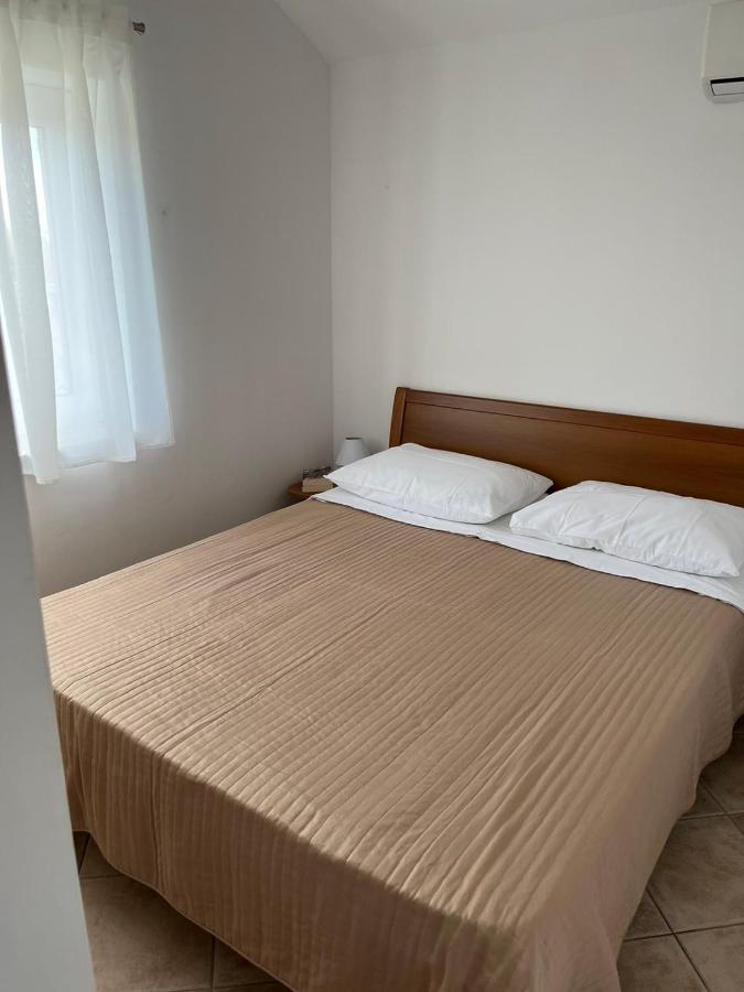 Apartments Marinovic Brzac Ngoại thất bức ảnh